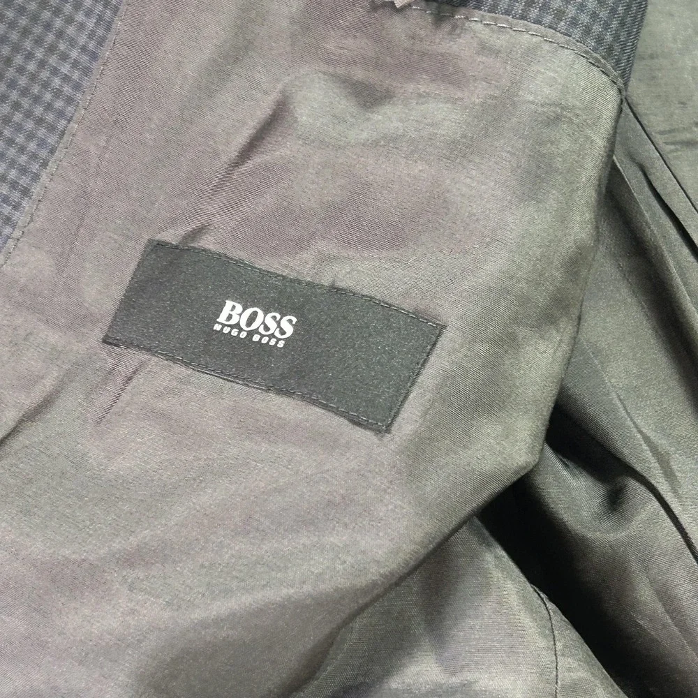 Hugo Boss Blazer Mens 44R Gray Virgin Wool Check Sport Coat Jacket Made Turkey